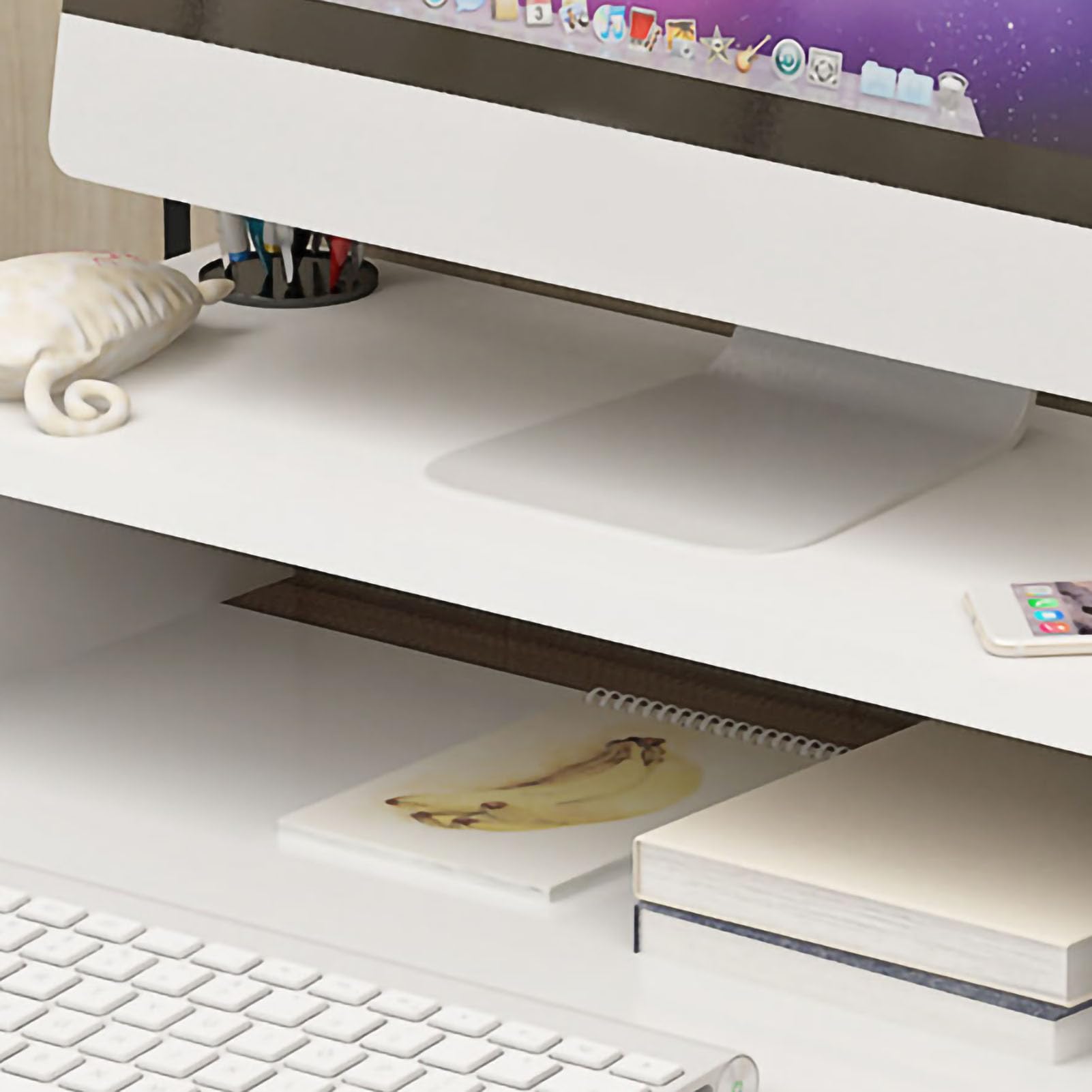 YUYTE Supporto Ergonomico con Spazio Aggiuntivo per la Scrivania, Elegante Base Rialzata Bianca Calda Migliore Postura e Organizzazione (Bianco caldo)