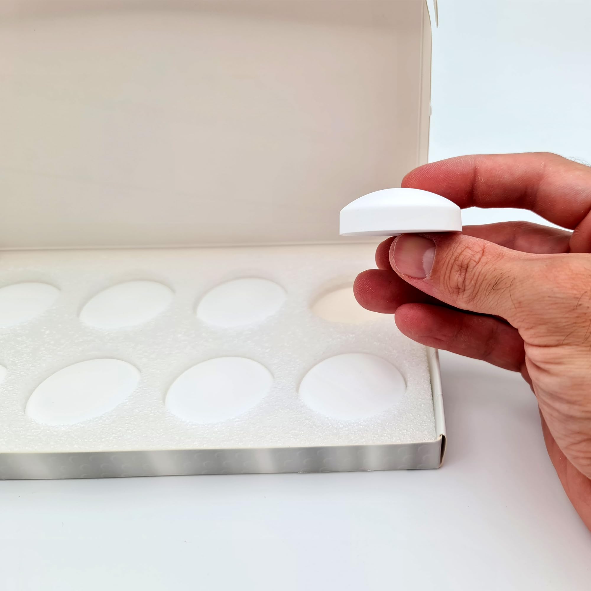 Pesi magnetici per tenda da doccia resistenti agli schizzi d'acqua – Avvolto in silicone a 360° – non arrugginisce – I magneti pesanti impediscono al rivestimento della tenda di soffiare | 4 paia |