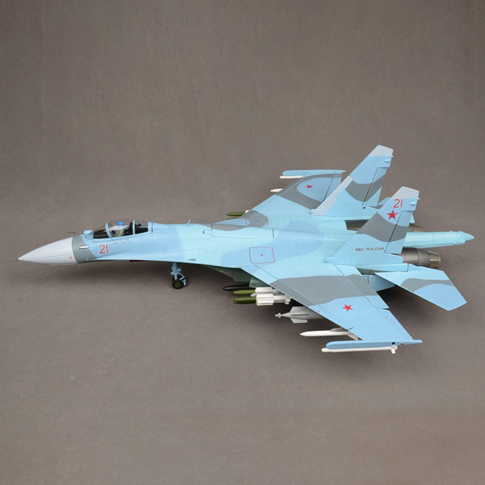 Aereo Militare Modello da Caccia Aeromodello Modellino Diecast in Lega con Appuntito Ugelli Posteriori E Armamenti Esterni Realismo per Appassionati