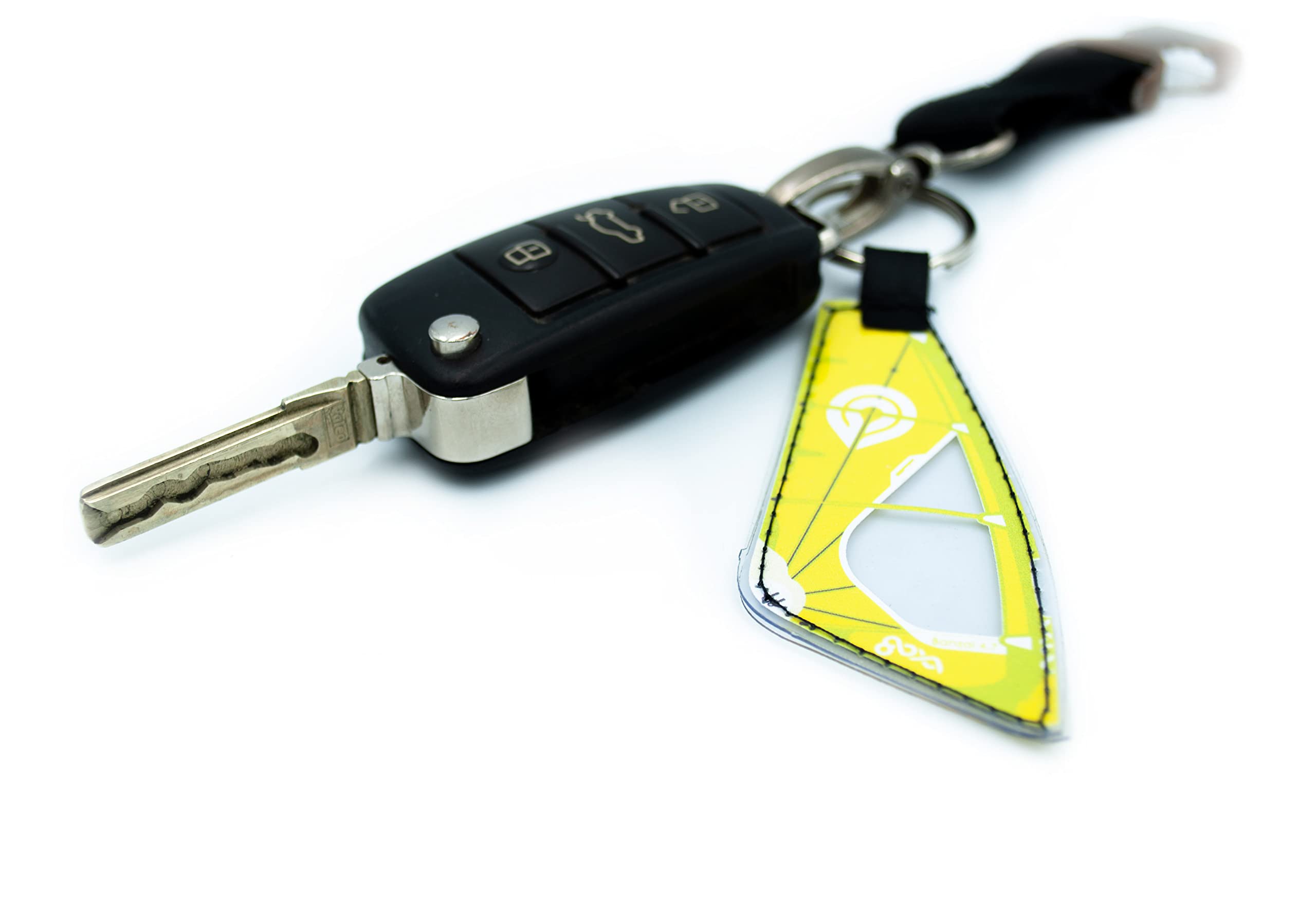 Portachiavi a vela da windsurf, accessorio elegante e pratico per sport acquatici