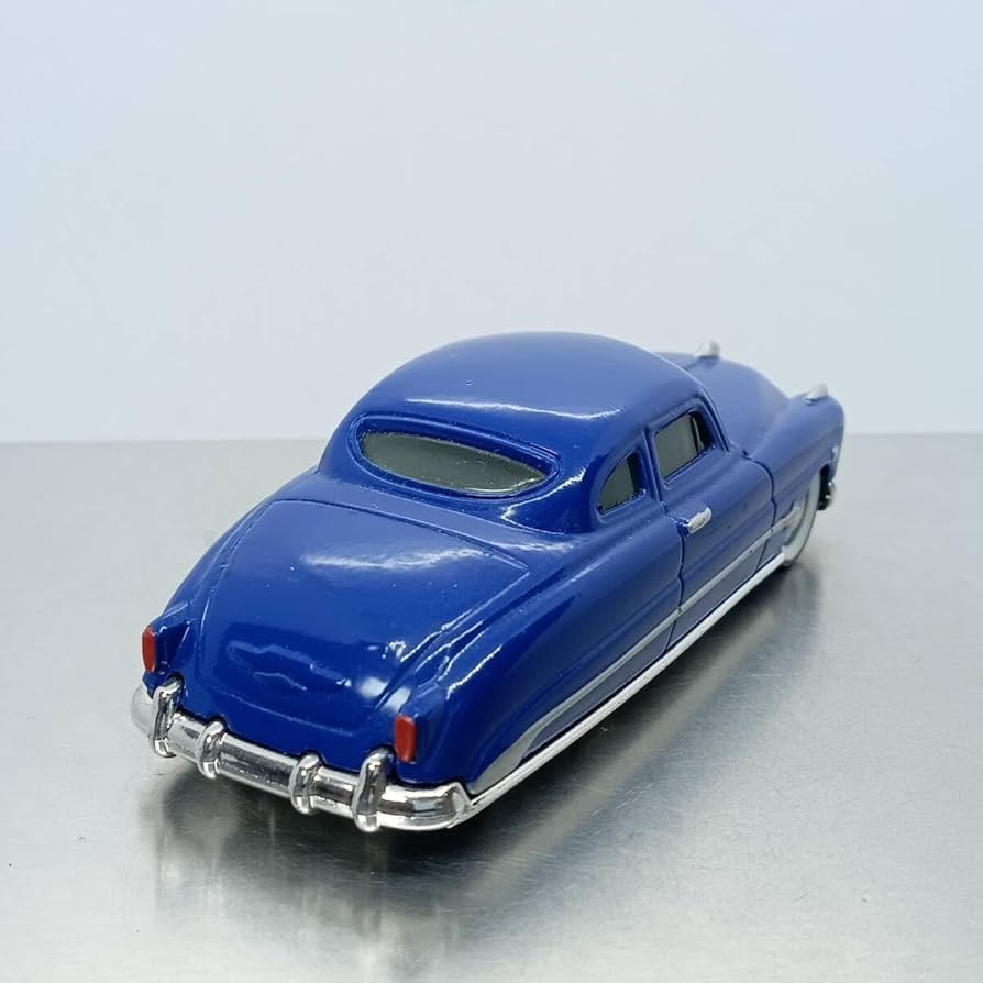 カーズミニカー、マテル、ドックハドソン、スタンド付き Amazon | MATTEL Disney-PIXAR CARS 2023 