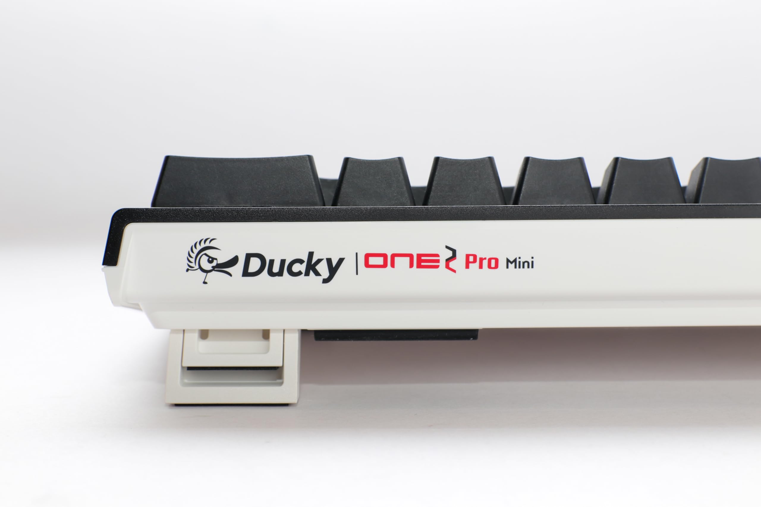 Amazon.com: Ducky One 2 Pro Mini Mechanical Keyboard, RGB LED