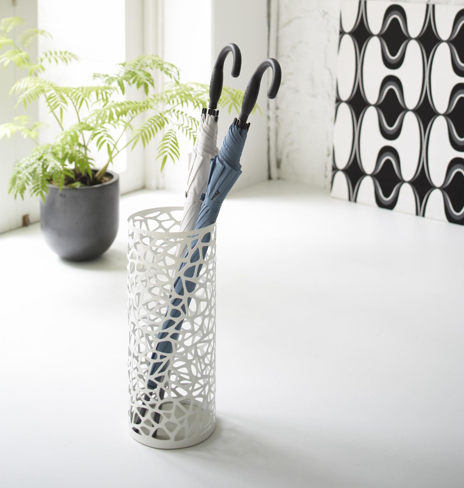 YAMAZAKI 6321 NEST Portaombrelli, bianco, acciaio, design minimalista, 19 x 19 x 46.5 cm