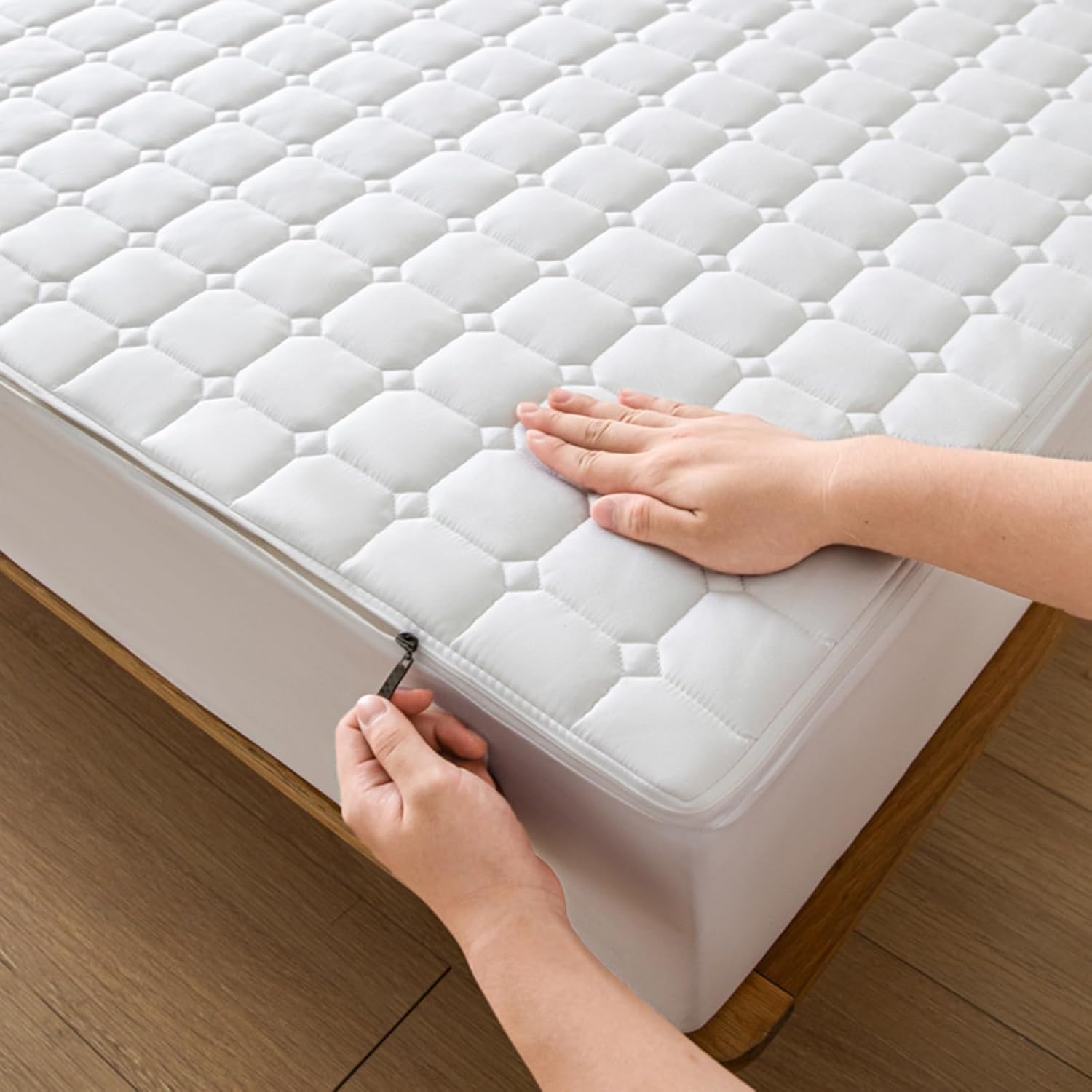 Protège-matelas doux et imperméable de qualité supérieure – Housse de lit épaisse et lavable anti-punaises de lit blanche 70 x 190 + 10 cm, parfaite pour soulager les allergies et un confort ultime.