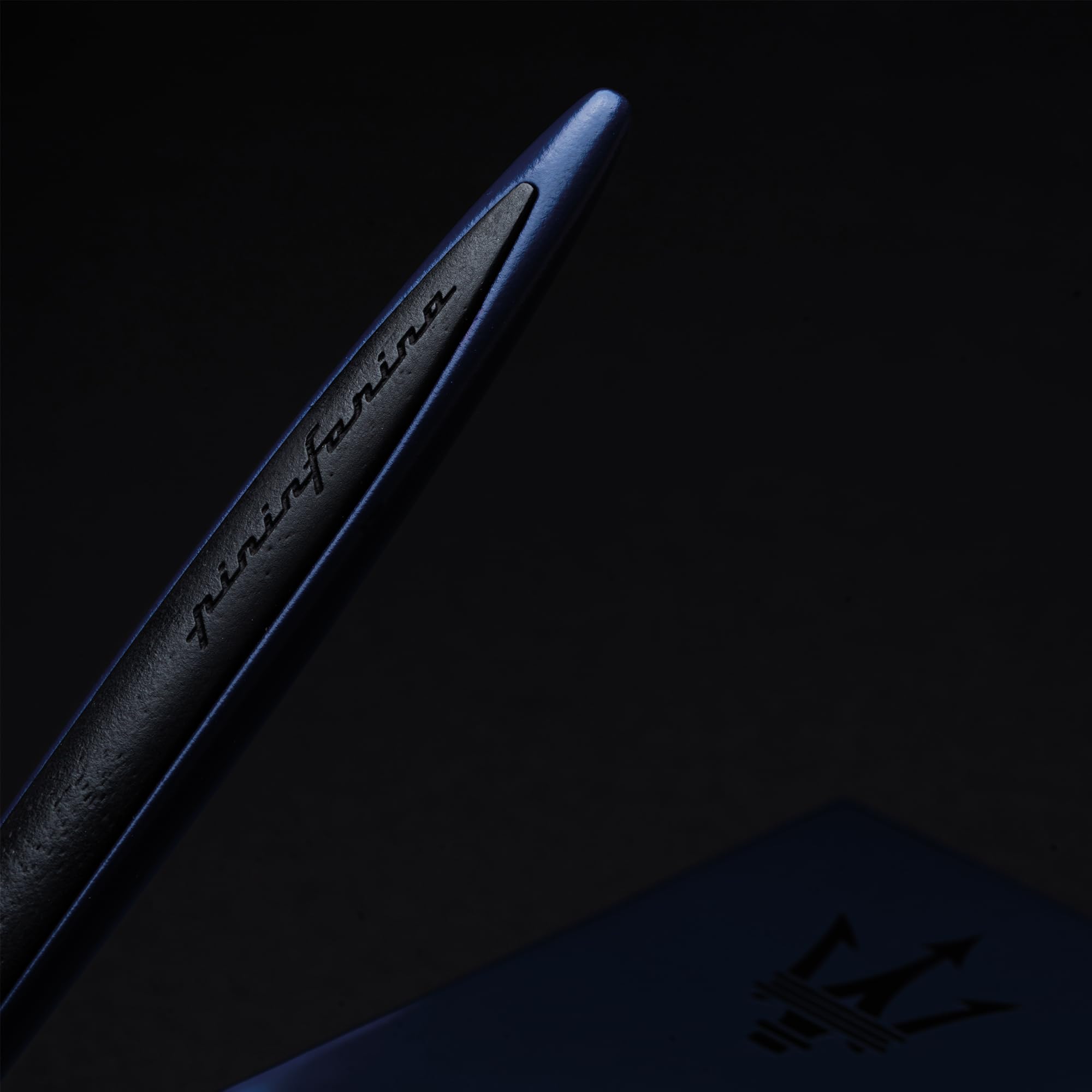 pininfarina segno Cambiano | Penna a sfera con base in legno | Special Edition Maserati | Blu