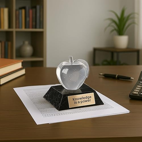 Miniatura 3 de Bey-Berk Pisapapeles de manzana de vidrio sobre base de mármol de cebra negra grabada personalizada, regalo de oficina de escritorio personalizado
