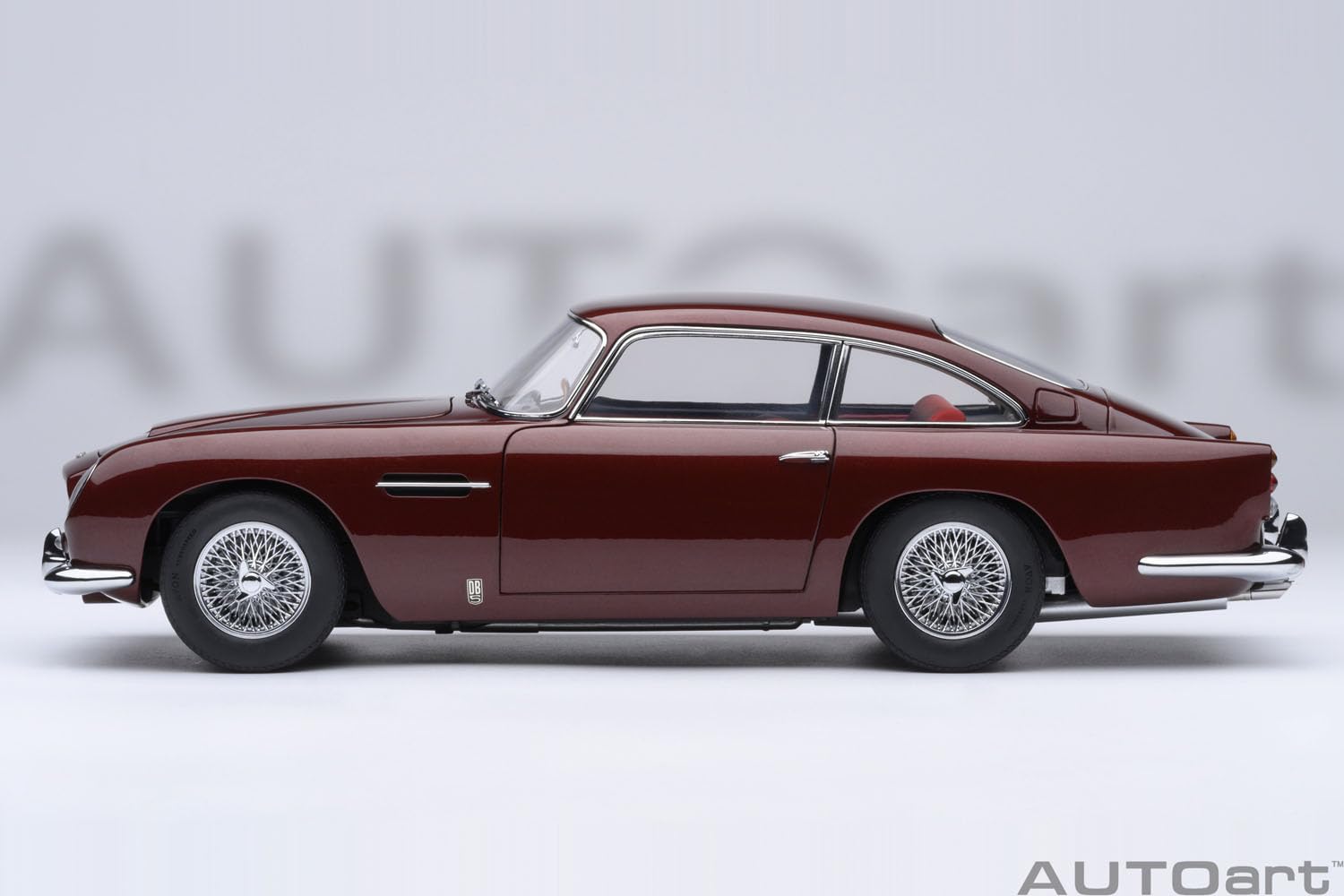 AUTOart 70289 1/18 Aston Martin DB5 dunkelrot metallisches Endprodukt
