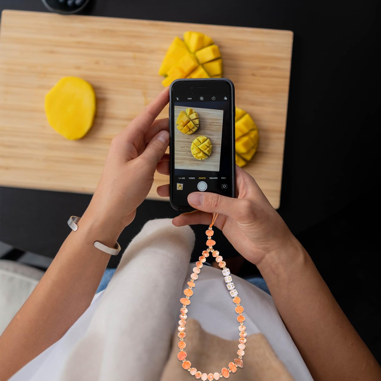SEWACC Lanière Portable pour Téléphone avec Perles Décoratives Antidérapante Orange