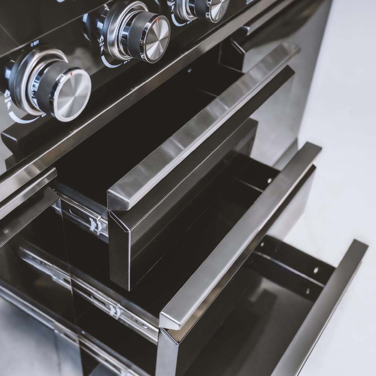 GORILLER® Blackback S5 Barbecue à gaz XXL avec plan de travail supplémentaire et espace de rangement, en acier inoxydable, noir