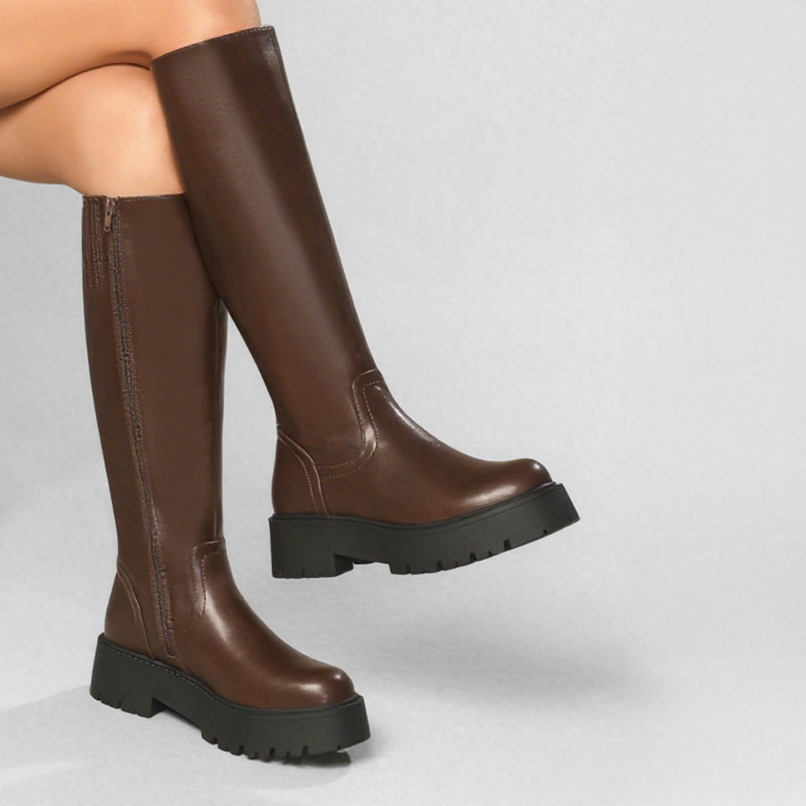 Putu Damen Stiefel Plateau mit Blockabsatz und Profilsohle 36-41 | Knielange Damen Stiefel mit Plateau, Kunstleder-Obermaterial, seitlichem Reißverschluss und grober Profilsohle für Alltag