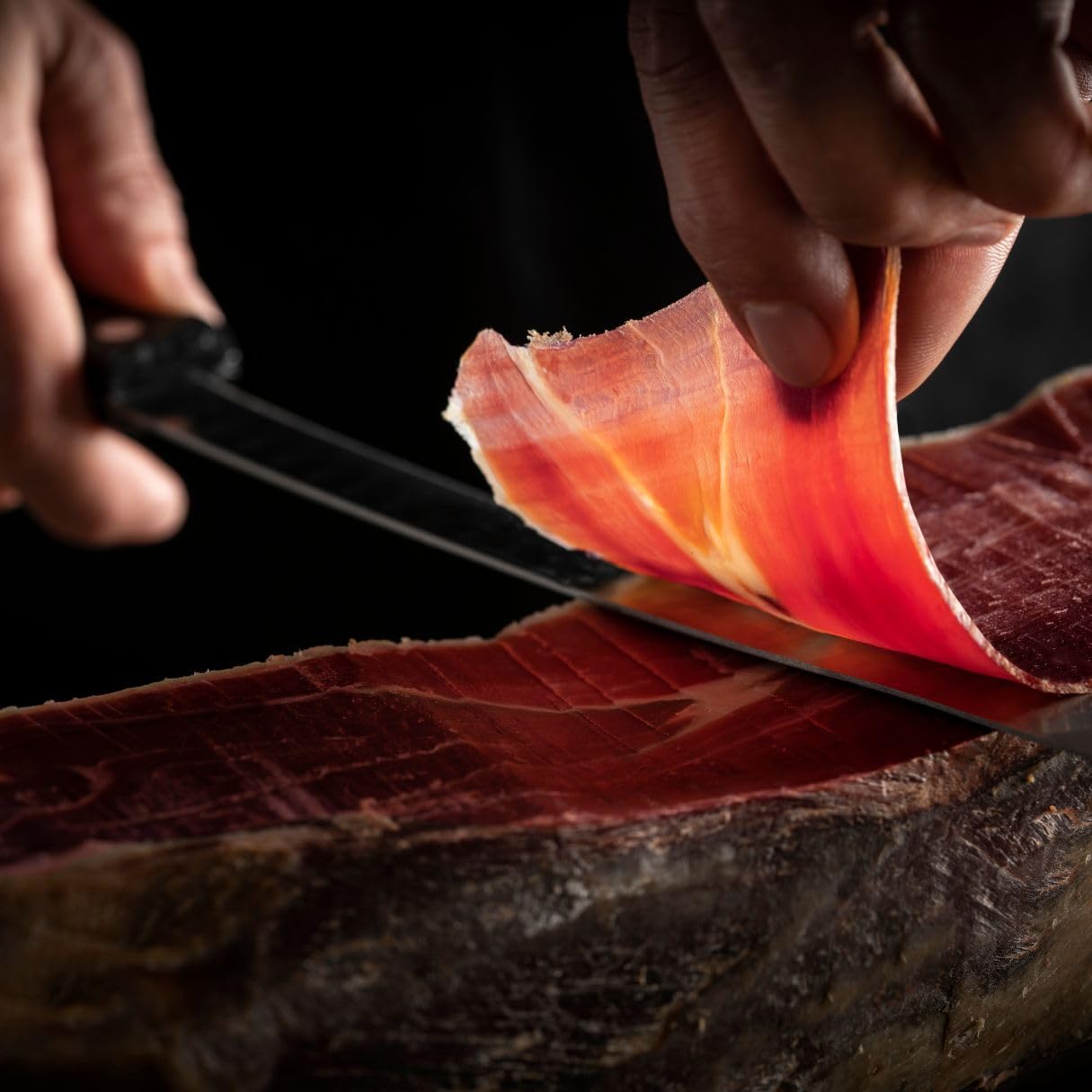 Prosciutto Umbro Intero Pepato Kg.6-7 - Norcineria Umbra Produzione Artigianale - Gluten Free - Il Salumiere dal 1978