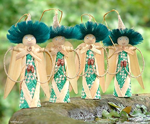NOVICA Decorativo Fibra Natural Colgante de la Navidad del día de Fiesta, Angels In '(Juego de 4) Verde