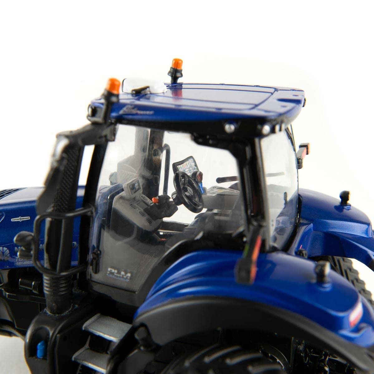 Amazon.com: ERTL 1/32 New Holland T8.435 Smartrax with PLM