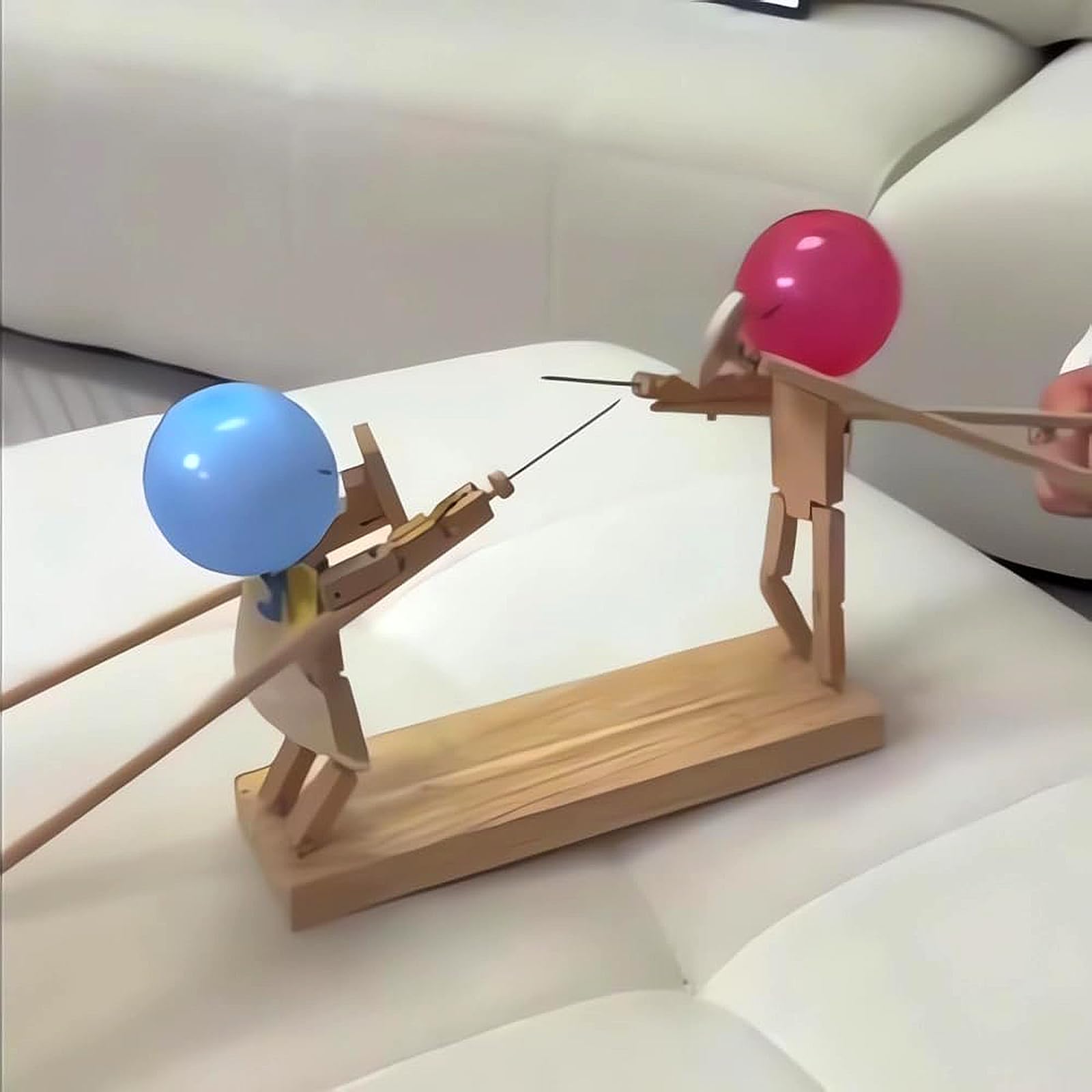 Balloon Bamboo Man Battle, marionnettes d'escrime en Bois Faites à la Main, Combat de Ballons au Rythme Rapide pour 2 Joueurs - Excitant et Amusant (20cm x 15mm, 100 Ballons)