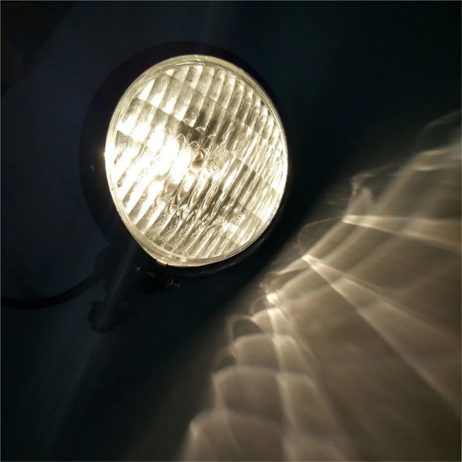 Moto Faro Fanale per BMW per Bobber per Chopper per Cafe per Racer Universale Moto 4.5 "H4 Lampadina Faro Rotondo Retro 12V