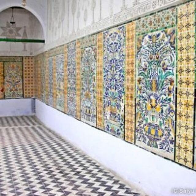 真ん中のダイヤ模様がポイントに タイル4枚セット ガルビ0787