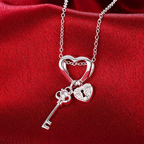 Pendentif clé cardiaque blanc pour sublimer vos tenues chic de soirée