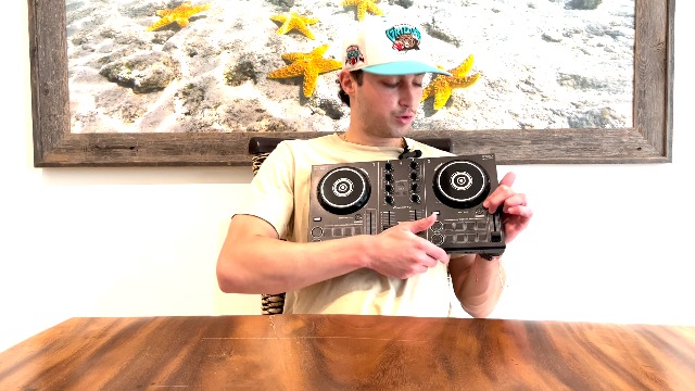 Watch Review of Pioneer DDJ-200 DJ Controller on Amazon Live