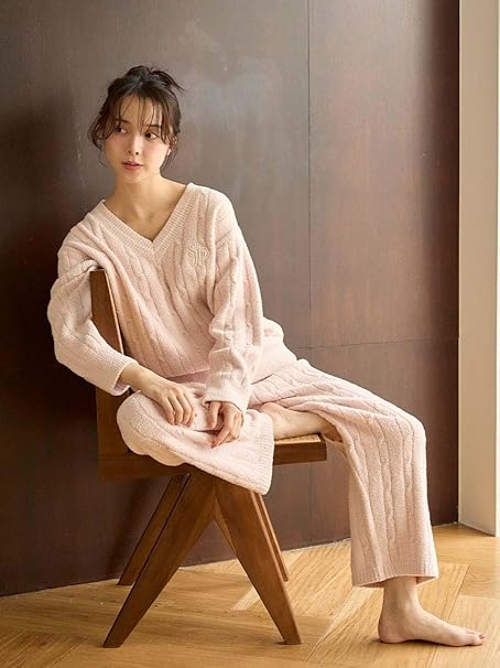 SNIDEL  Vニットプルオーバー&ロングパンツセットアップ SNIDEL Vニットプルオーバー&ロングパンツセットアップ SNIDEL