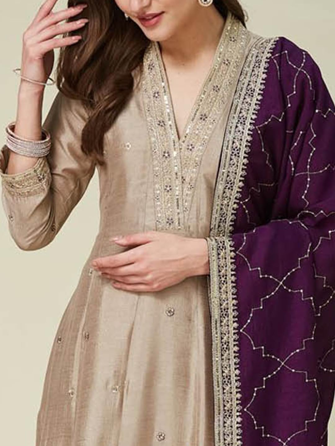 Damen Kurta mit Hose und Dupatta bestickt Ethno Wear Indian Salwar Kameez Anzug