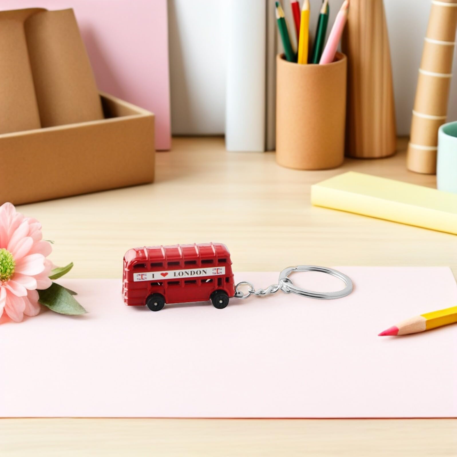Ciieeo 16 Pezzi Portachiavi in Metallo con Pendenti Bus e Cabina Portachiavi Creativo e Resistente Accessori Regalo per Amici e Famiglia Facile da Trasportare