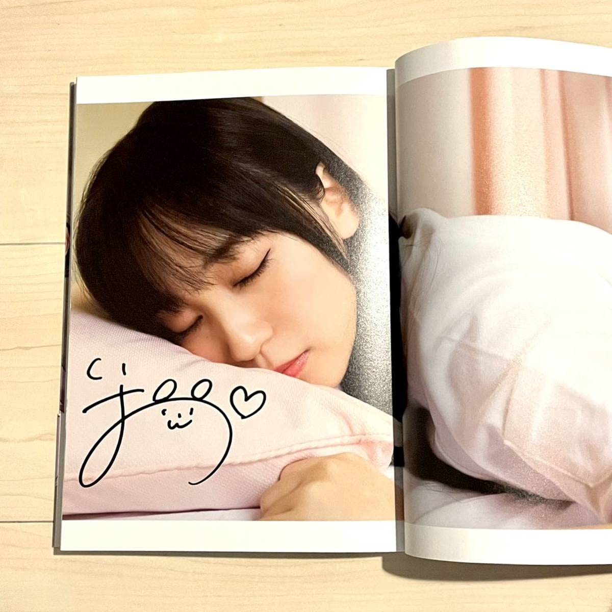 伊織もえ　Tシャツ直筆サイン入り Amazon.co.jp: 未読品伊織もえ サイン本 直筆サイン入り 写真集 伊織の