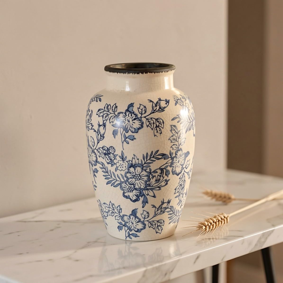 Cabilock Vintage Keramikvase im Chinoiserie Stil für Zweige | Keramik, Weiß-blaues Crackle Finish, Niedriger Schwerpunkt und Stabil, für Trockenblumen im Regal