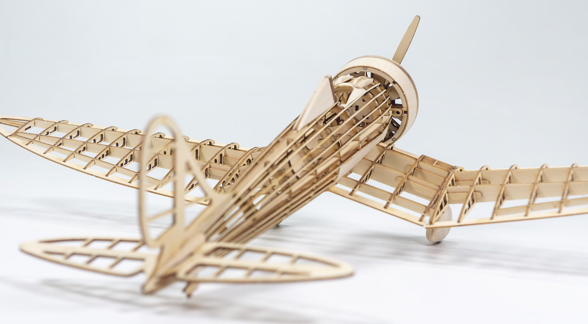 Puzzle d'avion en Bois 3D à l'échelle 1:31 KA-14, kit d'avion en Bois de balsa découpé au Laser pour Adultes, modèle Statique Parfait pour Hommes (Manuel en Anglais Uniquement)