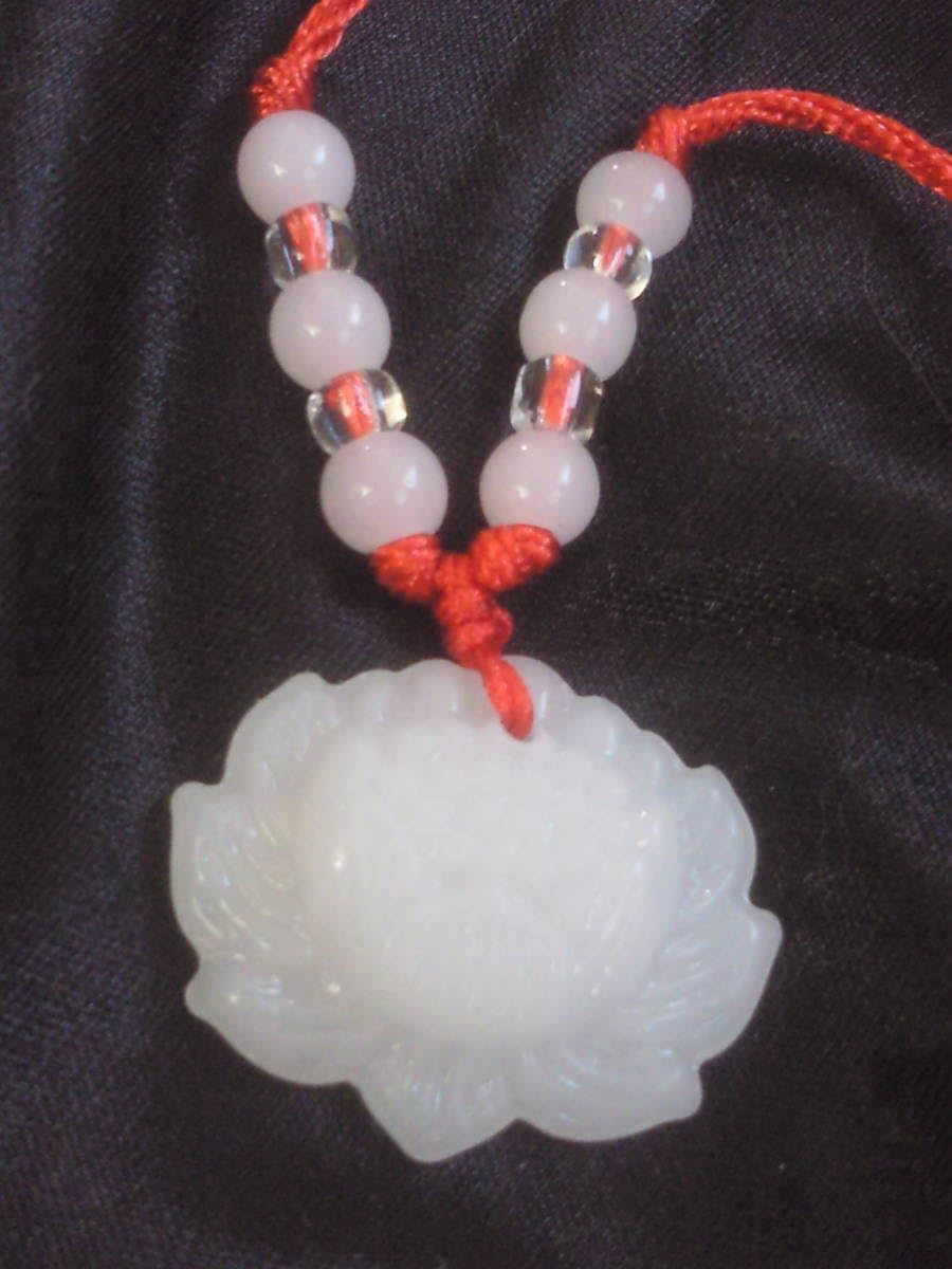 白玉 雕刻 翡翠 アンティーク 重さ約86g Amazon.co.jp: 白翡翠ネックレス白芍薬翡翠彫刻ペンダント白翠玉