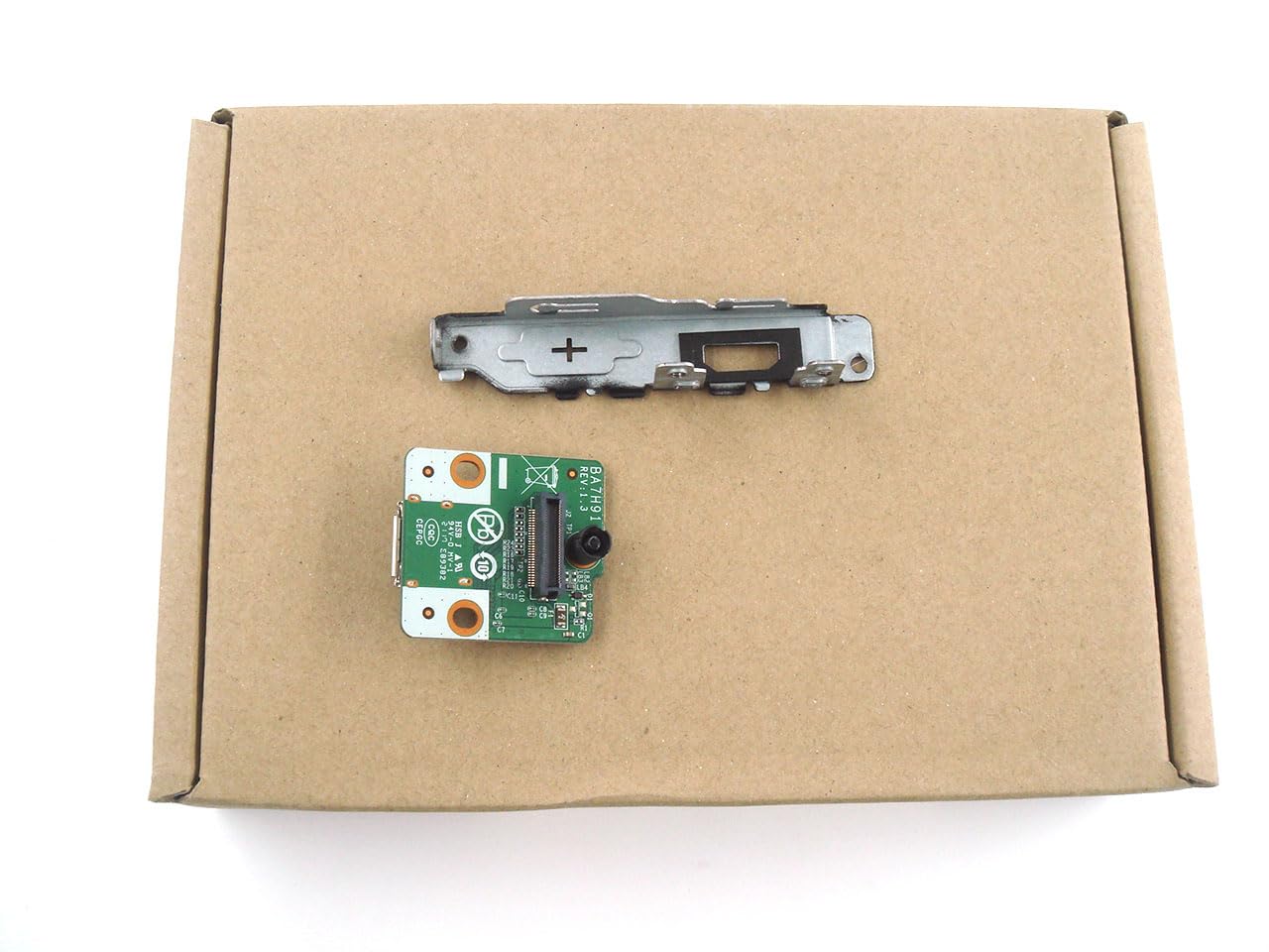 Lenovo ThinkCentre 715q tiny+光学ドライブ+パーツ ThinkCentre Tiny DVD-ROM ドライブキット - 製品の概要とサービス部品