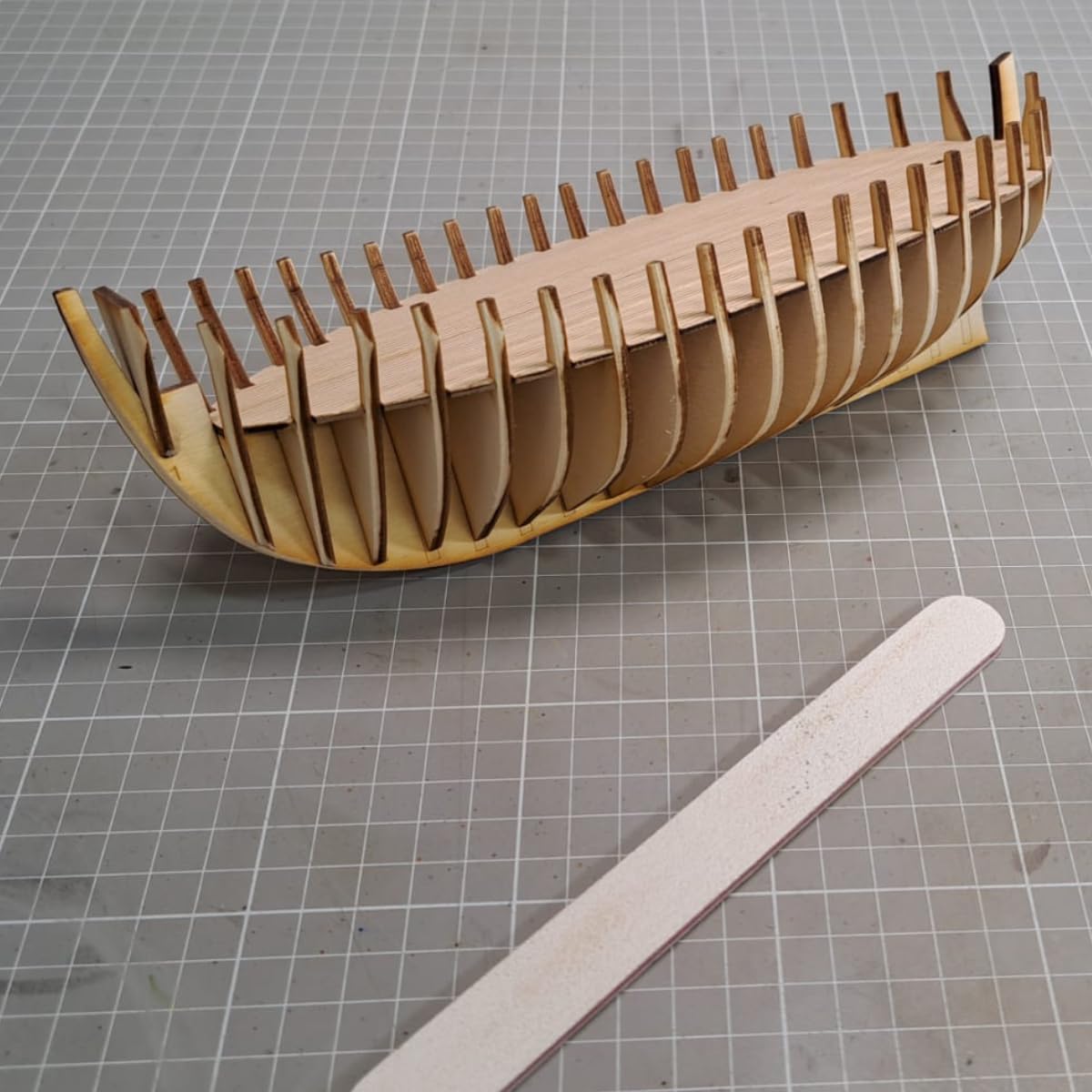 Fischerboot Heriette, Fischkutter als Laser Cut Bausatz aus Holz zum selberbauen im Maßstab 1:35
