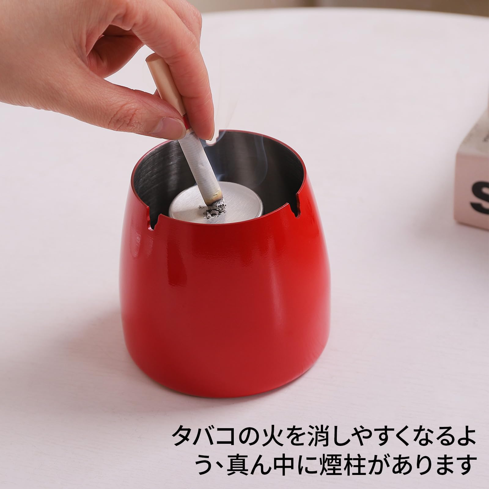 VVMONEタバコ用蓋付き灰皿、ステンレススチール製無煙防風灰皿、滑り止めマット付き、屋内と屋外に最適 (レッド, 10 X 8.0 X 9.7cm) - 4