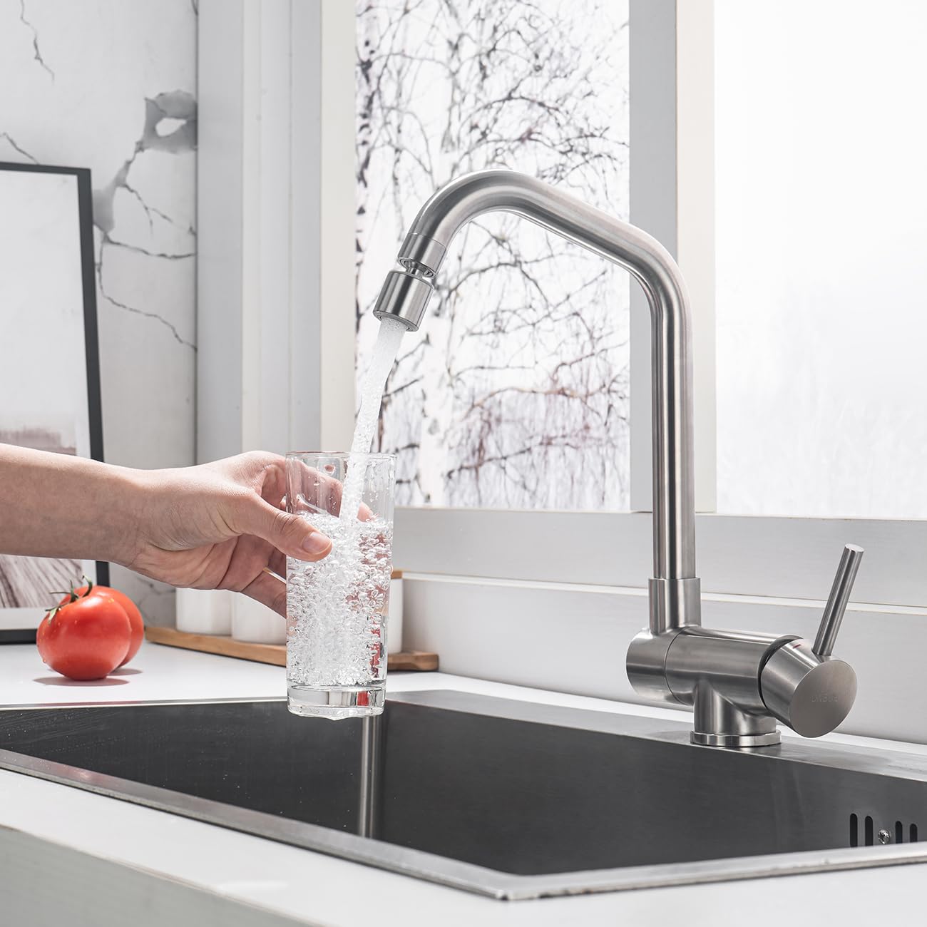 ONECE Robinet de Cuisine Rabattable avec Tête de Pulvérisation Rotative, Mitigeur Evier 2 Jets, Robinettrie Pliable devant Fenêtre, Pivotant à 360°, Acier Inox SS304, Brossé