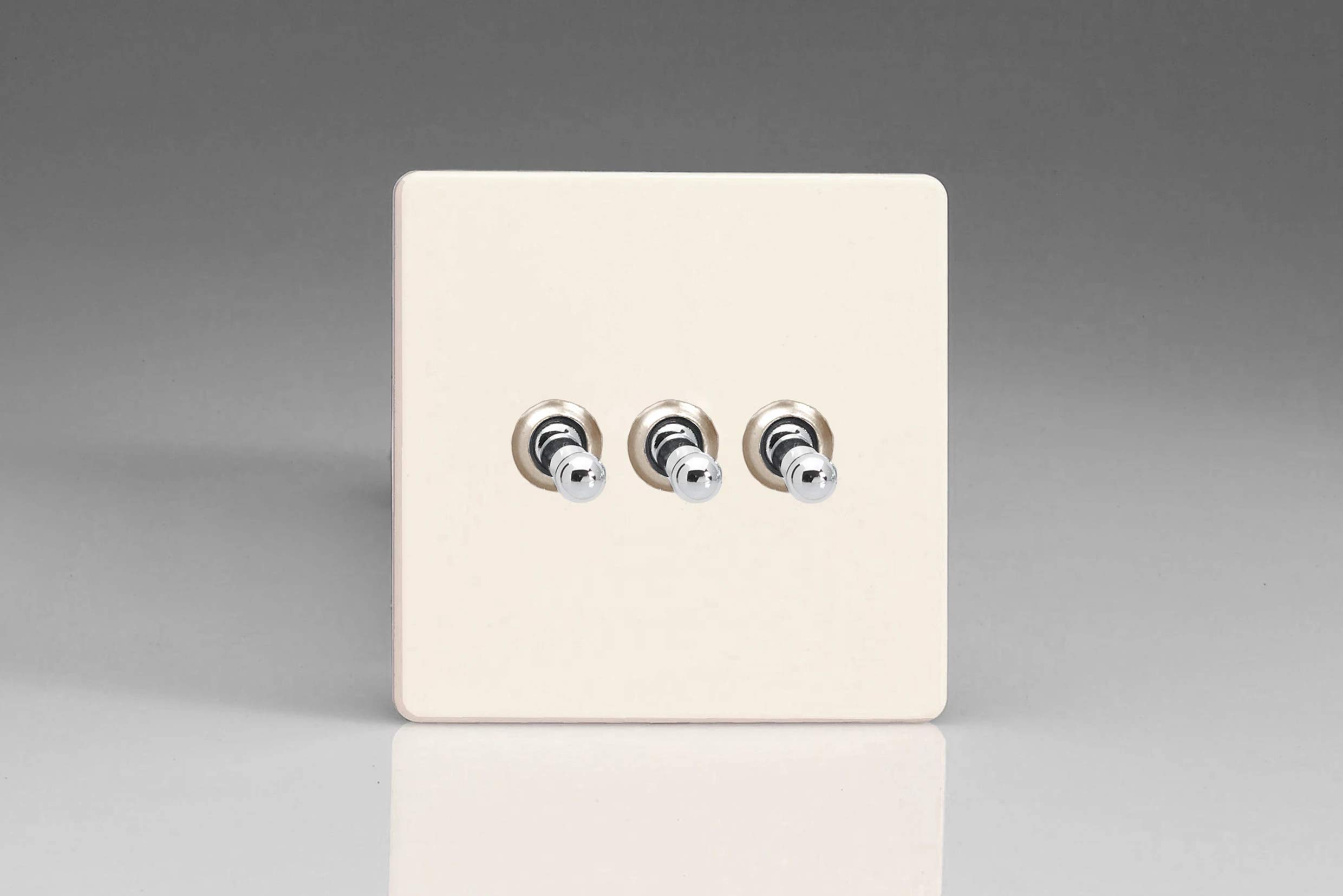 Varilight Primed Ready to Paint Flat Plate Screwless 3 Gang 10 Amp Toggle Switch