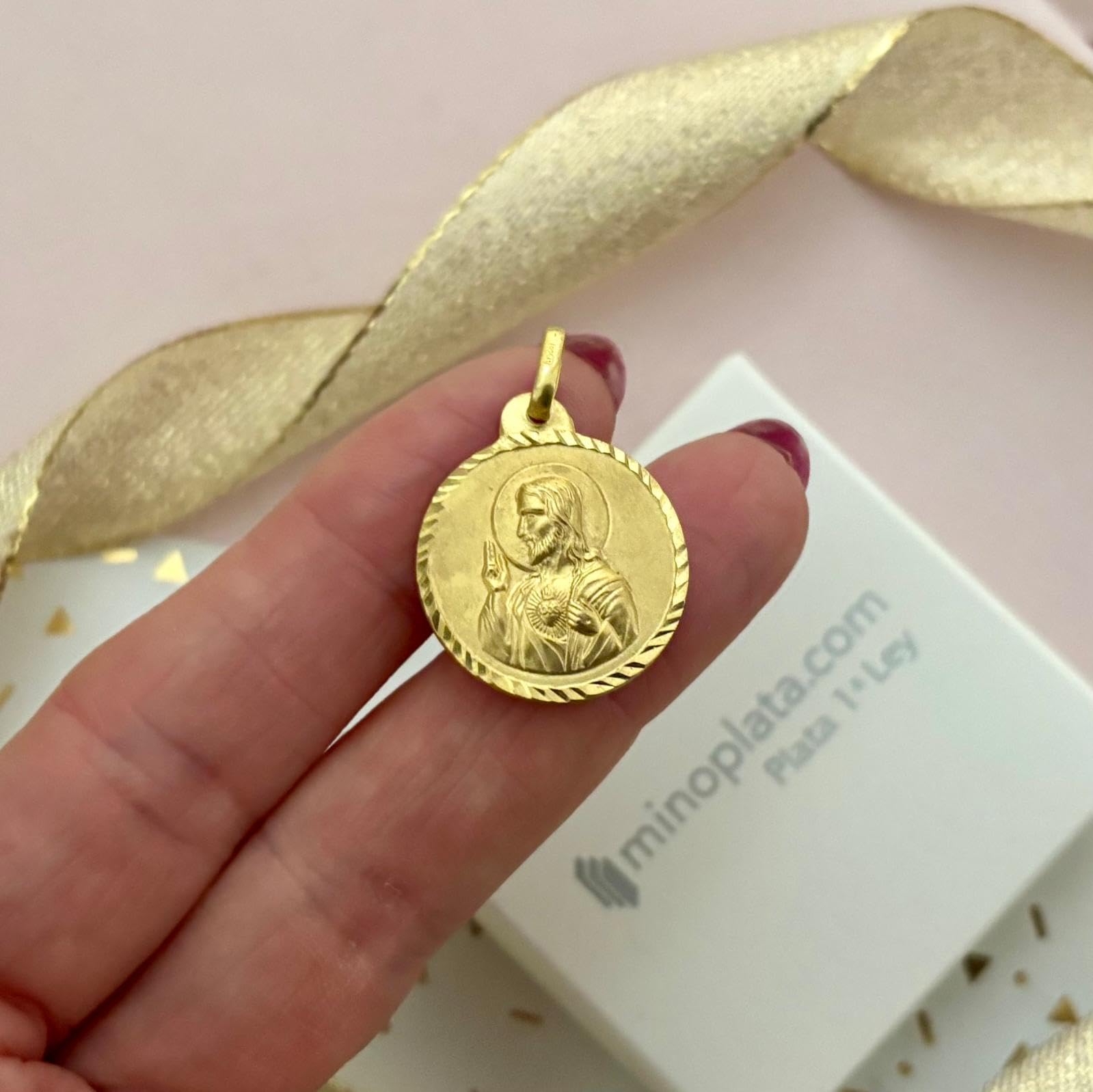 Medalla Escapulario Virgen del Carmen y Sagrado Corazón de Jesús, Plata de Ley 925 Bañada en Oro, Doble Cara con Borde Tallado, 22mm