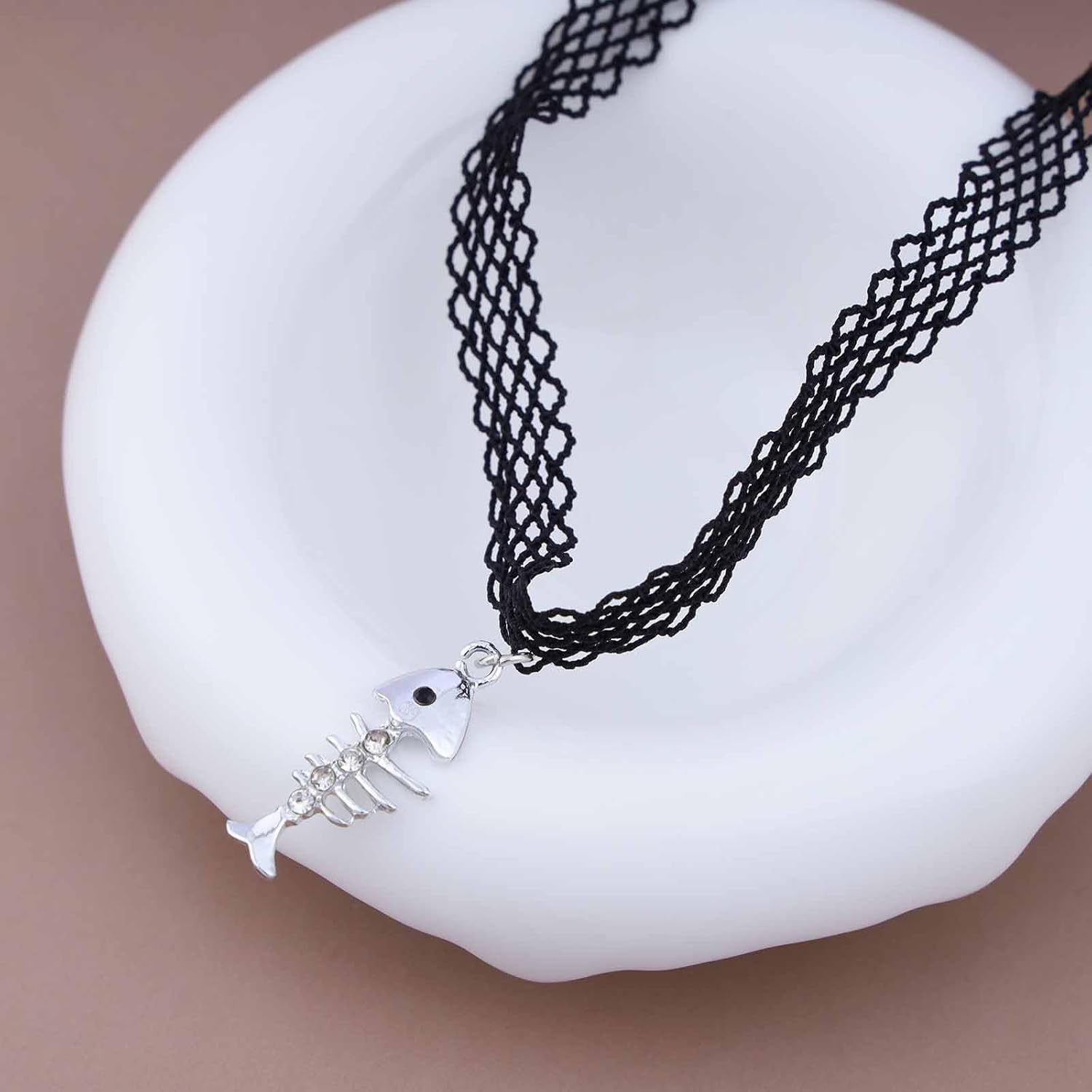 Vintage Lace Choker Necklace Silver Fishbone Pendant Necklace Hollow Lace Necklace Gothic Lace Tattoo Necklace Short Black Necklace Jewlery for Women - Image 4