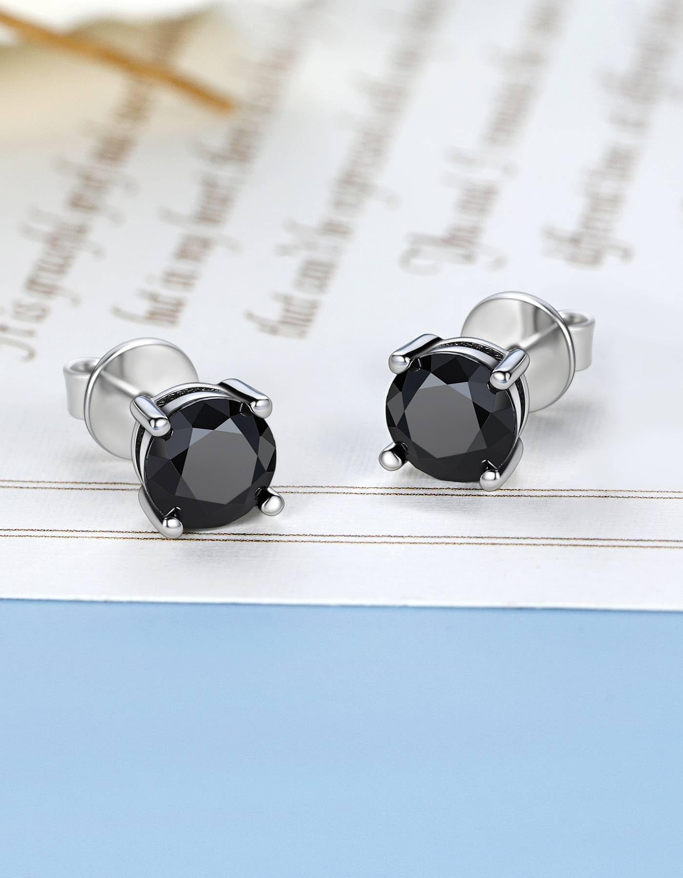 MomentWish Schwarze Moissanite Ohrstecker, 1-2 Karat Ohrringe Schwarz Herren Damen 925 Sterling Silber Simulierter Diamant Ohrring Solitär Ohrschmuck Geschenk für ihn 5/5.5/6.5mm