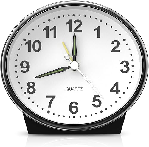 AMIR Reloj despertador analógico que funciona con pilas, reloj de viaje pequeño silencioso sin tictac, iluminado a pedido y repetición, aumento de