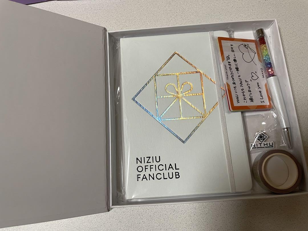 Amazon.co.jp: NiziU ファンクラブ特典 入会特典 継続特典 セット