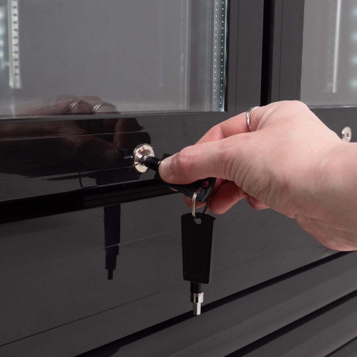 GastroHero Getränkekühlschrank Eco 630 630L Glastür Innenbeleuchtung schwarz Gastronomiebedarf