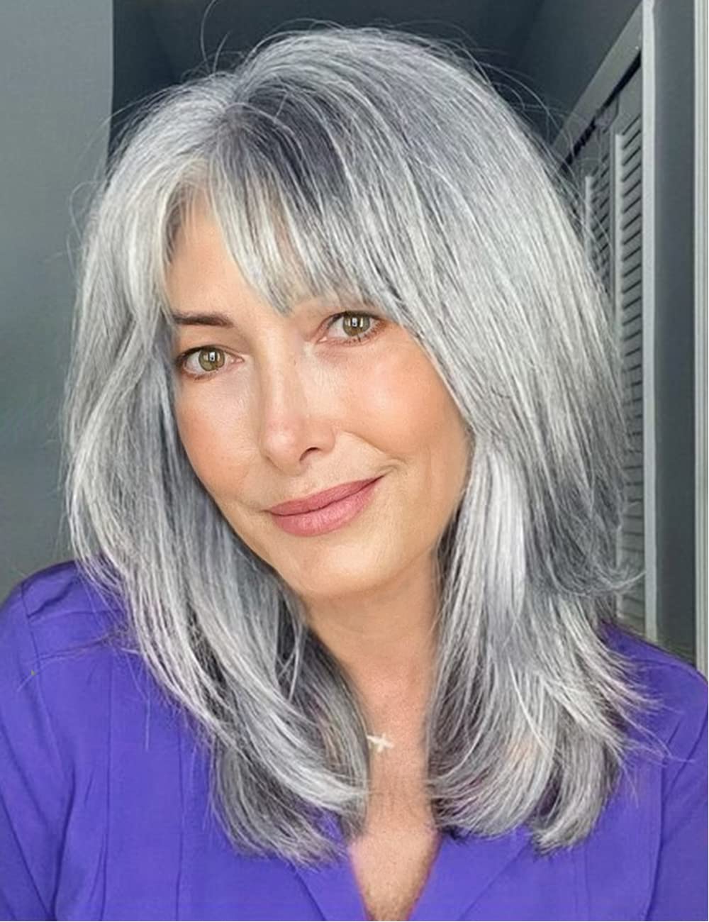 TISHINING Grey Wigs for White Women Medium Length Layered Silver Gray Wavy Wig with