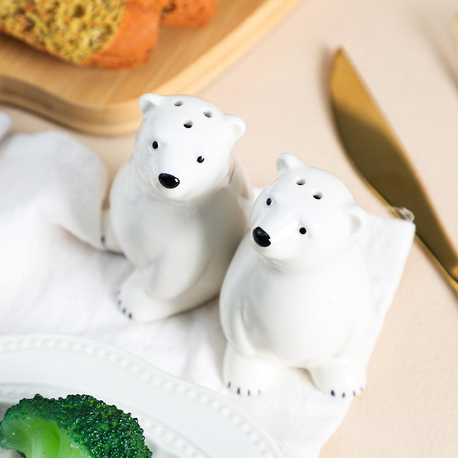 Amazon.com: Bicuzat Ceramic Polar Bears Pattern Salt & Pepper