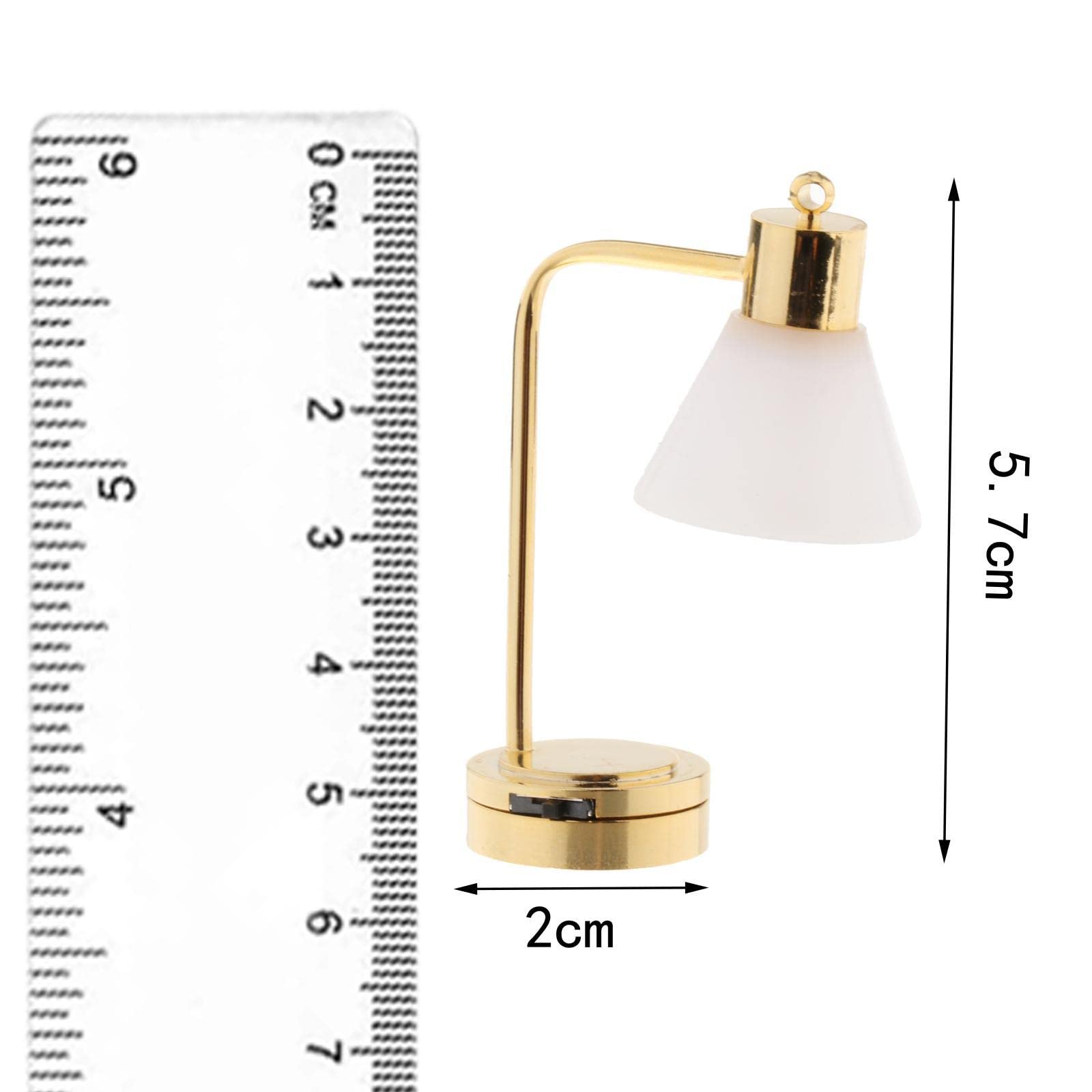 Generic Lampada Da Scrivania in Miniatura a LED per Casa Delle Bambole, Modello Da Tavolo in Metallo con Paralume Colorato E Batteria di Ricambio, Ideale per