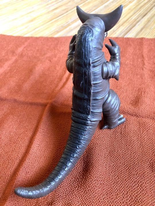 Amazon.co.jp: ウルトラ怪獣 シリーズ《ゴモラ》ソフビ 2000刻印