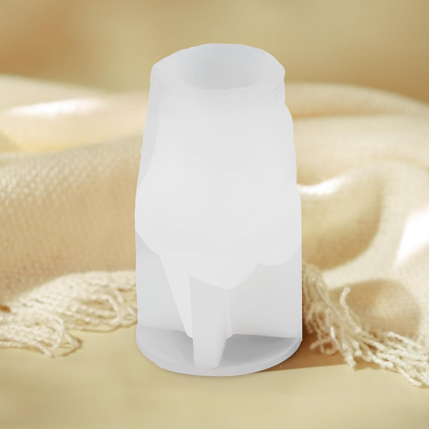 3D Hand Shaped Mold, Middle Finger Gesture Silicone Candle Molds, Resin Casting Pillar Mould, Soap Aromatherapy Home Decorations, Gypsum Clay Crafts Making (7 Inch, Middle Finger)