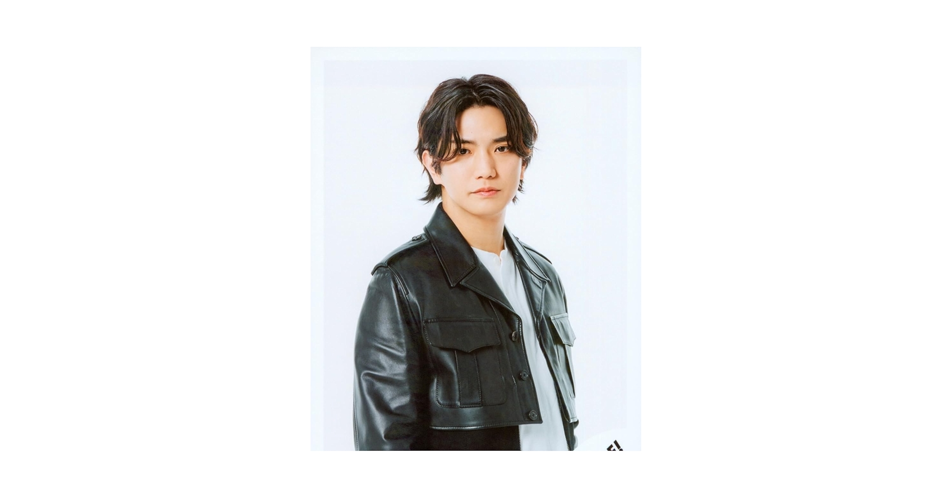 Amazon.co.jp: Aぇ! group 公式 生 写真（正門良規 ）AGK00771