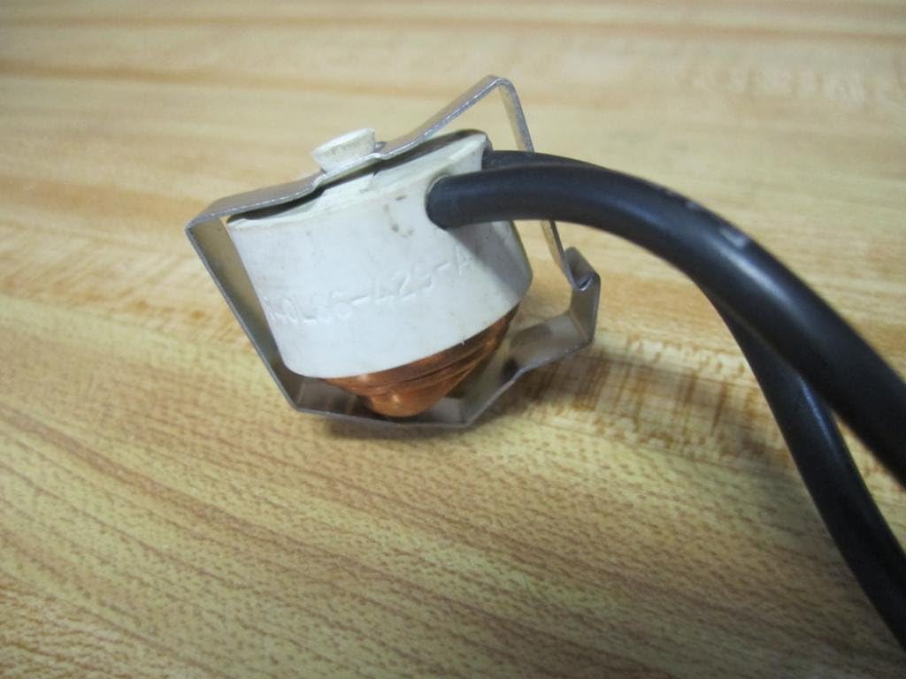 זייַט view of Mars 33490 Heat Pump Defrost Thermostat showing wiring and mounting clip