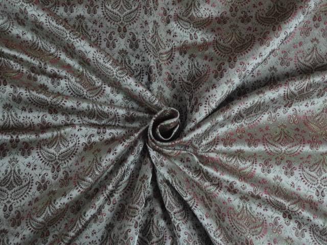Tissu brocart de soie gris de haute couture pour création robe soirée d'exception