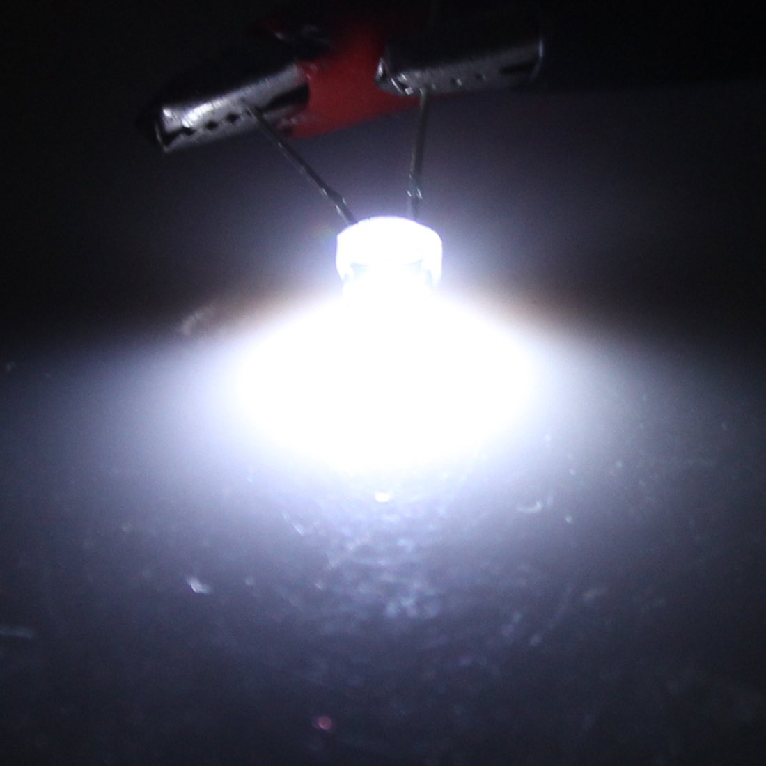 200pcs 5mm diodi Cappello di Paglia grandangolare Bianco diodi emettitori di Luce diodi Schottky lampadine Fai da Te