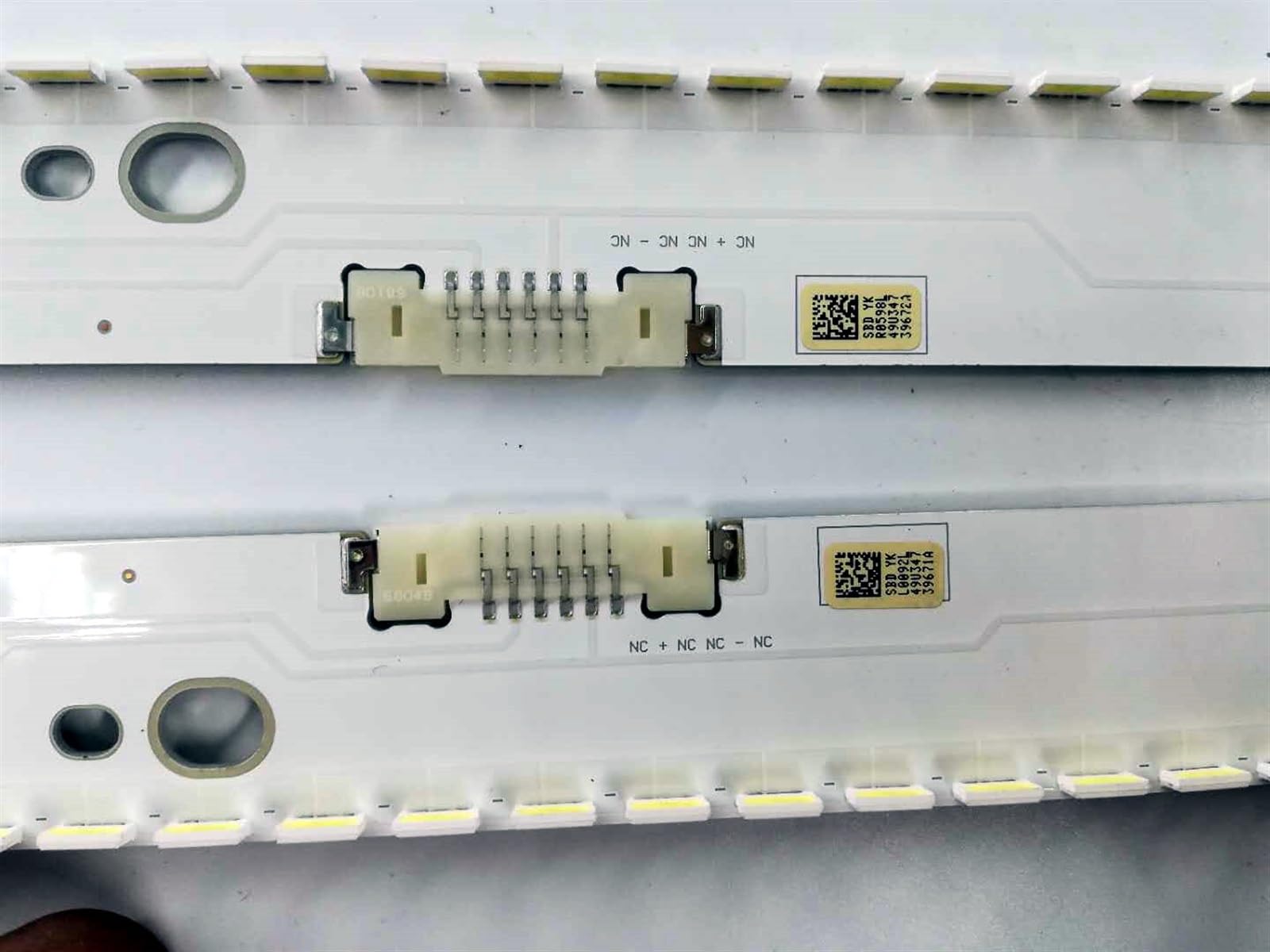 Striscia LED 49'' TVBN96-39671A BN96-39672A BN96-39880A BN96-39882A Compatibile for UE49MU6400 UE49MU6500 UE49KU6670 UE49KU6400 UE49MU6650U (Color : 2 Set)
